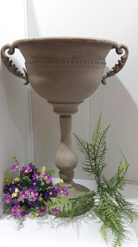 Trophy  Planter